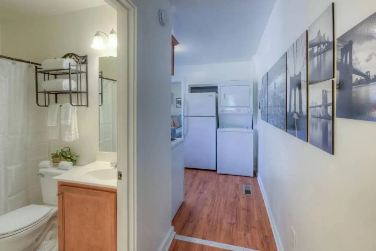 Gated Cottage Walking Distance To Overton Square メンフィス アパート